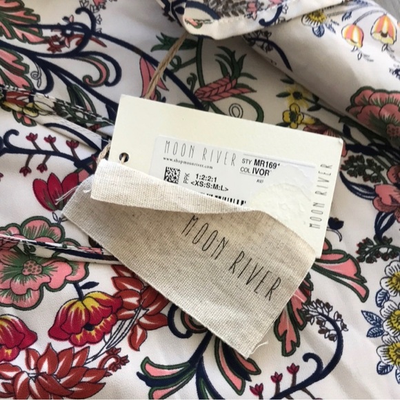 MOON RIVER ✨NWT Floral Dress - Picture 4 of 6